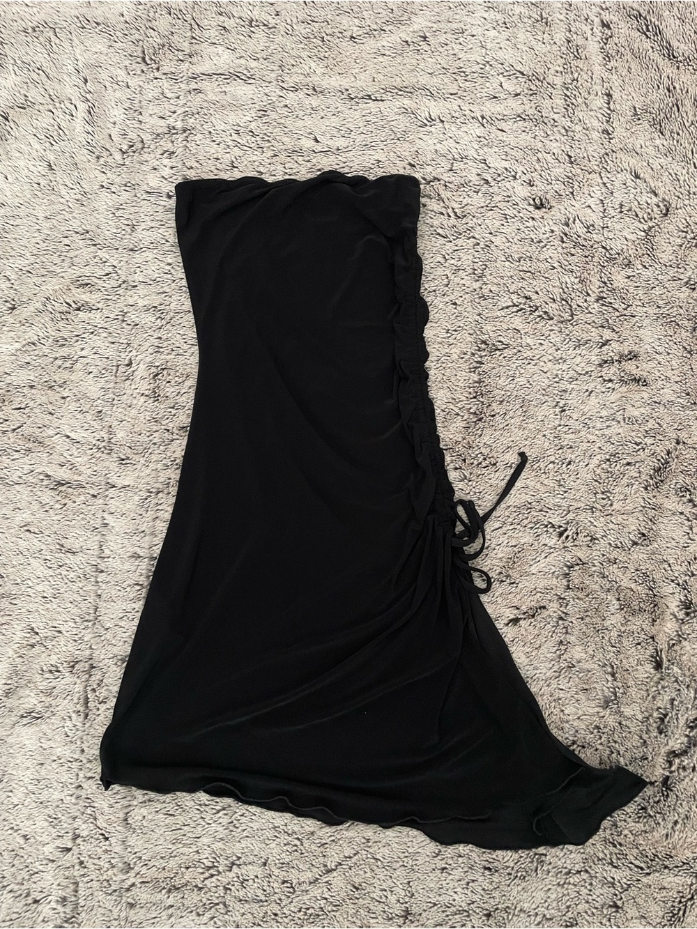 PrettyLittleThing Black Strapless Side Tie Midi Dress